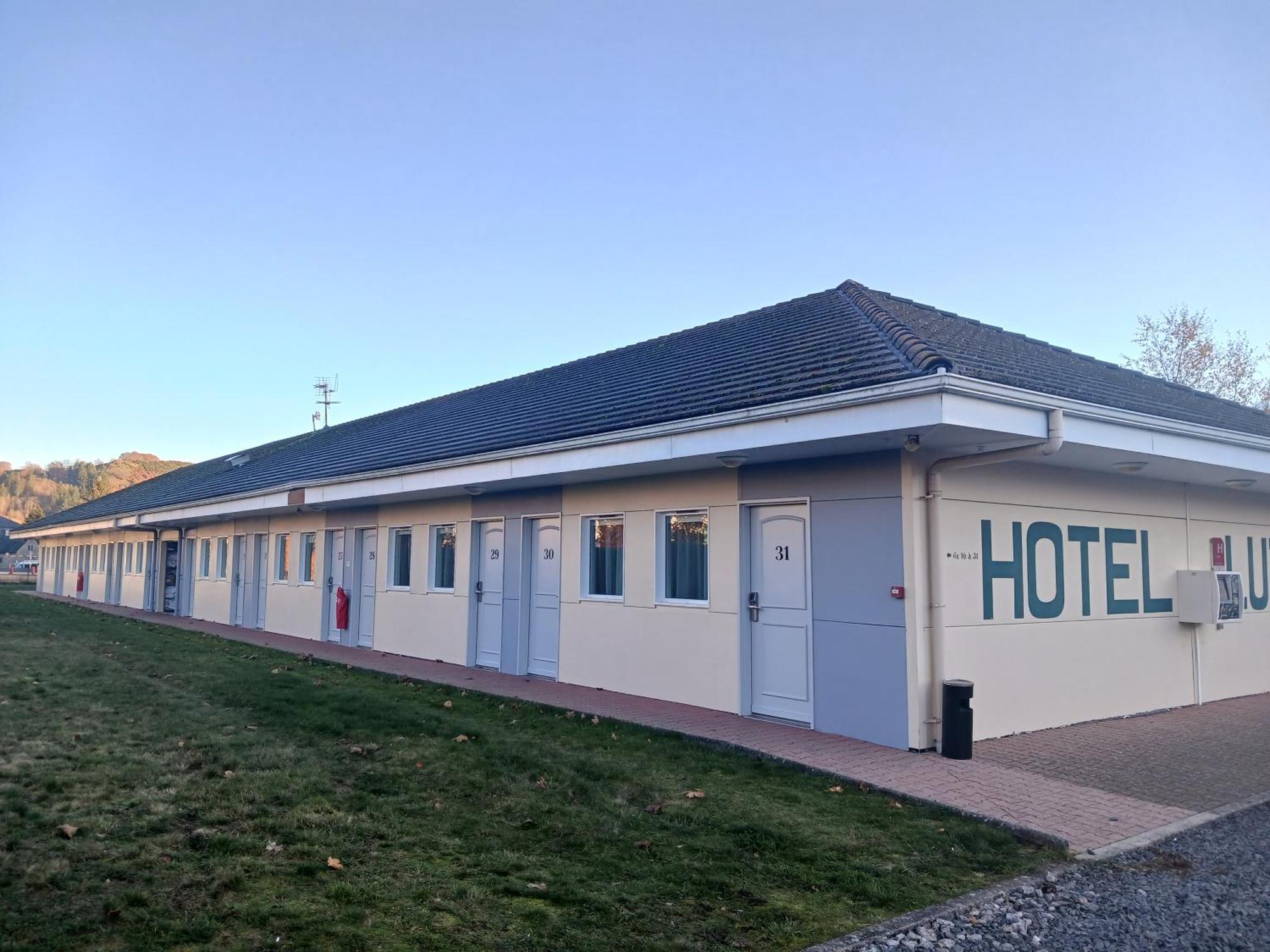 The Originals Access, Hotel Le Lutea Riom-es-Montagnes Exterior photo