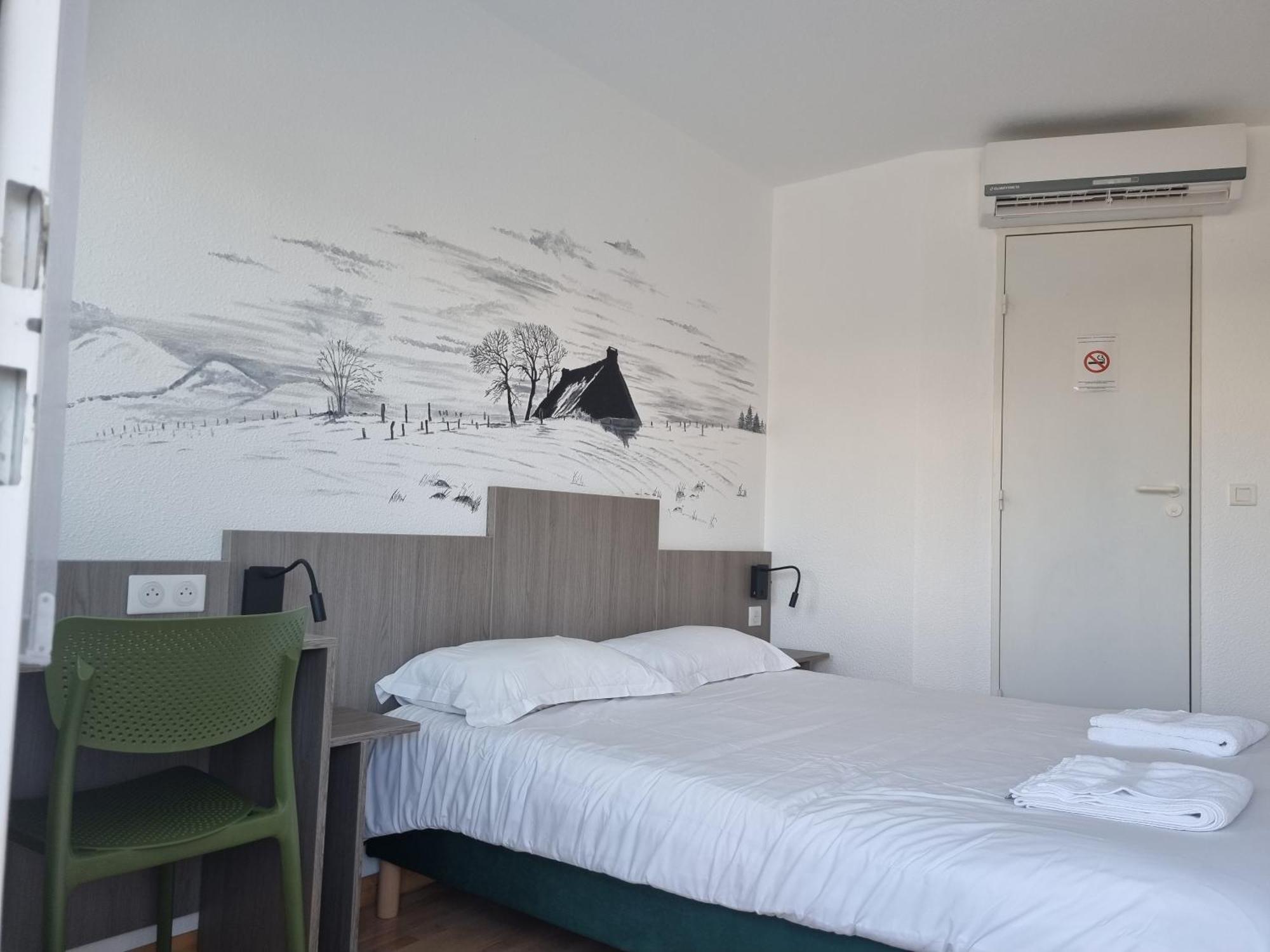 The Originals Access, Hotel Le Lutea Riom-es-Montagnes Exterior photo